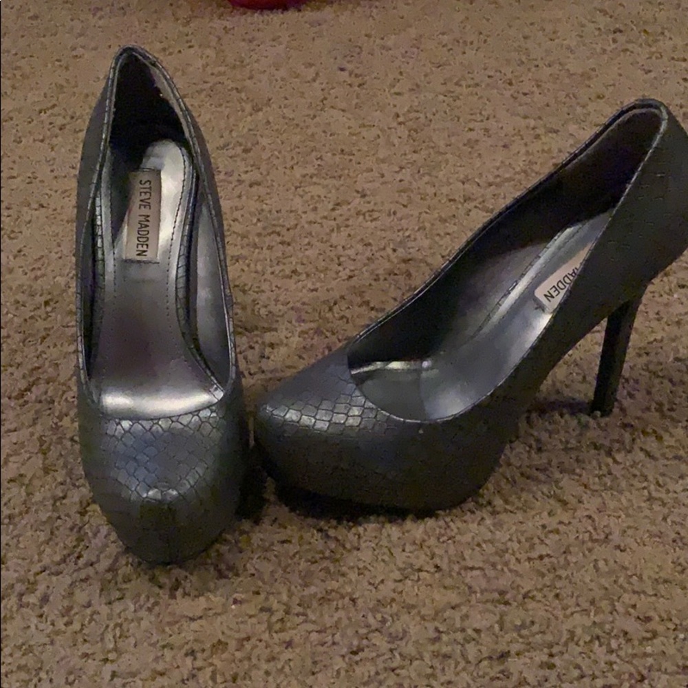 Steve Madden gray heels